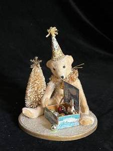 lot 112 image: Vickie Smyers Christmas Decorations
