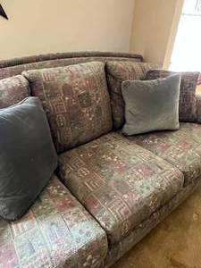 lot 2 image: Ethan Allen Couch