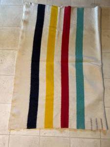 lot 12 image: Hudsons Bay Point Blanket