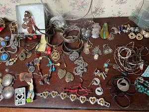 lot 114 image: Costume Jewelry and Jewelry Box