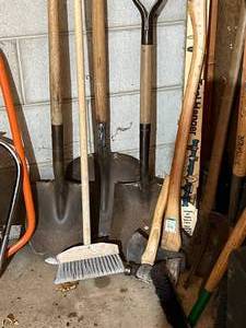 lot 138 image: Lot of Yard Tools and Pots