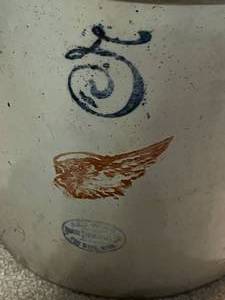 lot 145 image: #5 Redwing Crock