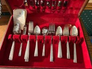 lot 149 image: Oneida Community Plate Silverware Set With Wood Storage Case