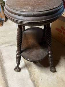 lot 158 image: Vintage Wood Side Table with Clawfoot legs