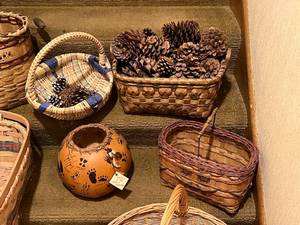 lot 153 image: Lot of 8 Baskets