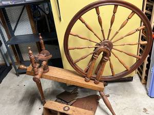 lot 160 image: Antique Wood Spinning Wheel