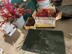 lot 175 image: Outdoor Christmas Decorations