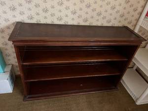 lot 180 image: Wood Bookshelf