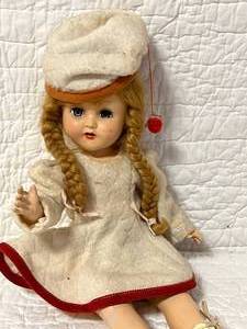 lot 193 image: Vintage Doll on Ice Skates