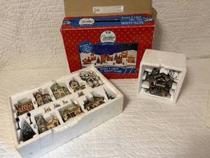 lot 192 image: Dickens Village 15Pc set & Log Cabin Quilts House
