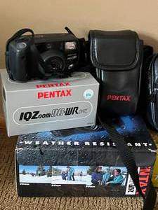 lot 203 image: Pentex, Cannon & Nikon Cameras