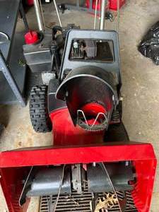 lot 173 image: Toro 521 Snow Blower