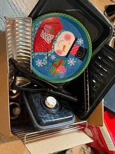 lot 209 image: Large Lot of Small Appliance and Kitchen Supplies