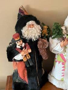 lot 215 image: Set of 2 Large Santas