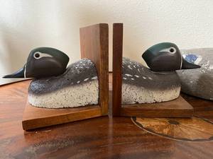 lot 22 image: Vintage Duck Decoy and Decoy Book Ends