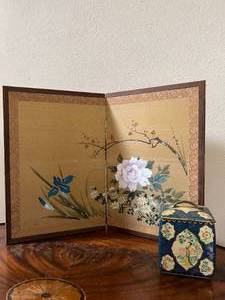 lot 46 image: Hand Painted Asian Screen with Wood Frame and Metal Asian Tin