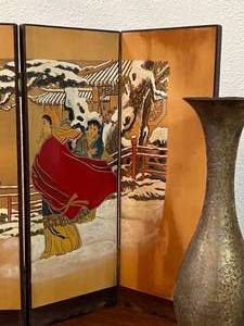 lot 62 image: Hand Painted Oriental Screen - Signed & Metal Etched Vase