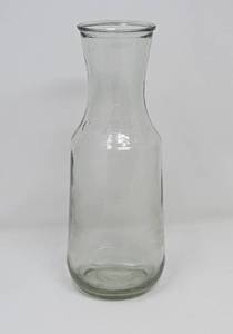 lot 14 image: Glasses and pitchers