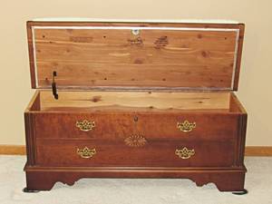 lot 45 image: Lane Cedar Chest