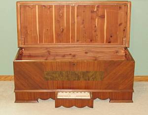 lot 64 image: Vintage Lane cedar chest with secret jewelry drawer