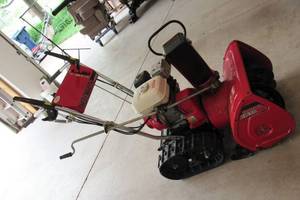 lot 74 image: Old Faithful Snow BlowerThrower
