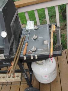 lot 128 image: Weber gas grill