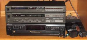 lot 148 image: Sony Stereo 5 cd changer and speakers