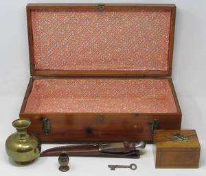 lot 156 image: Wood Gentlemans keepsake box