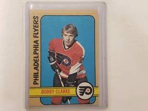 lot 35 image: Bobby Clarke 1973 Topps no. 90