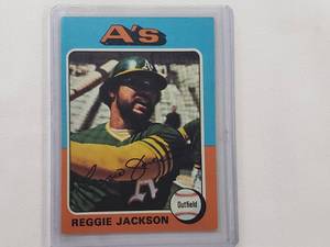 lot 62 image: Reggie Jackson 1975 Topps No. 300