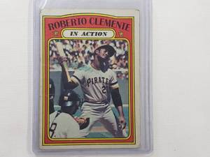 lot 73 image: Roberto Clemente In Action 1972 Topps No. 310