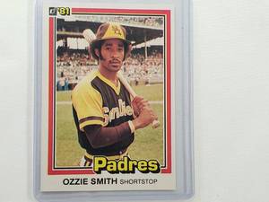 lot 75 image: Ozzie Smith Donruss 81 No. 1