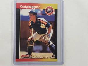 lot 85 image: Craig Biggio Rookie Donruss 89 No. 561