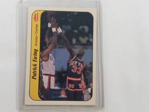 lot 148 image: Patrick Ewing 1986 Fleer Sticker 8 of 11