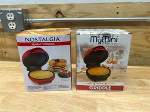 lot 33 image: Lot of 2- Mini Griddles