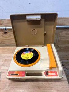 lot 92 image: FISHER PRICE Record Player with Robin Hood Story and Songs- The Phony King of England