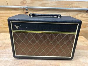 lot 29 image: VOX Pathfinder 10 1 x 6.5-inch 10-watt Combo Amp