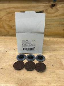 lot 58 image: SCOTCH-BRITE Box of- 2 Surface Conditiong Discs