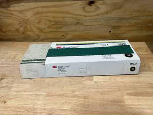 lot 59 image: 3M Green Corps Box of Abrasive Sheets- 2-34 inpo x 16-12 inpo