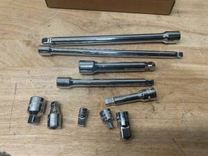 lot 15 image: CRAFTSMAN CM 10PC Extension and Adapter Kit