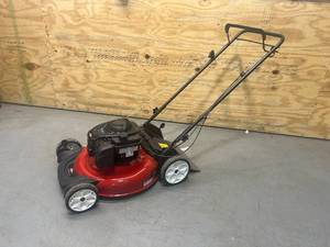 lot 10 image: TORO Recycler 21 in. Briggs and Stratton Low Wheel RWD Gas Walk Behind Self Propelled Lawn Mower