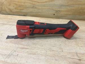 lot 18 image: MILWAUKEE M18 18V Lithium-Ion Cordless Oscillating Multi-Tool (Tool-Only)