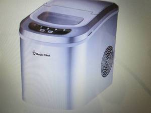 Magic Chef Countertop Ice Maker - C...