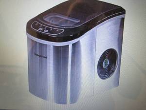 Magic Chef Countertop Ice Maker - S...