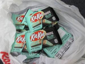 12- 1.5 oz KitKat Duos...