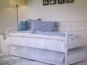 DHP Windsor Metal Daybed and Trundl...