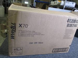 case of wypall x70 medium duty clot...