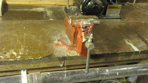 lot 40 image: Vise attached to the counter