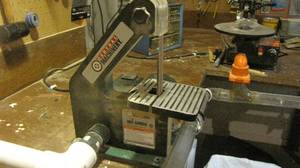 lot 44 image: Central Machinery Belt Sander