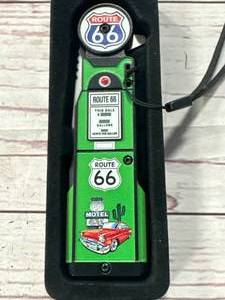 lot 72 image: Route 66 Gas Pump Knife 4  Inch